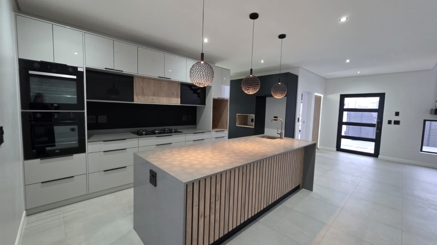 4 Bedroom Property for Sale in Sandown Western Cape